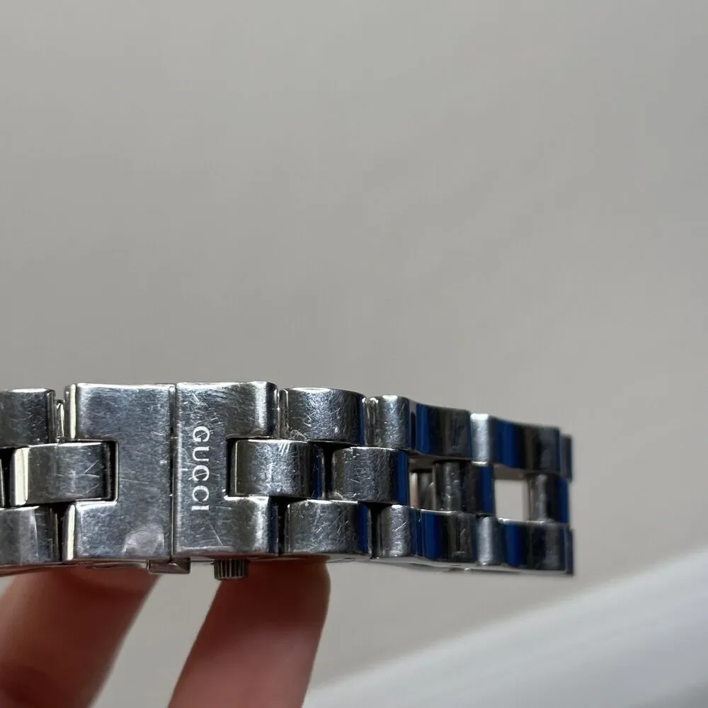 Gucci 2305L Quartz Silver Square Watch